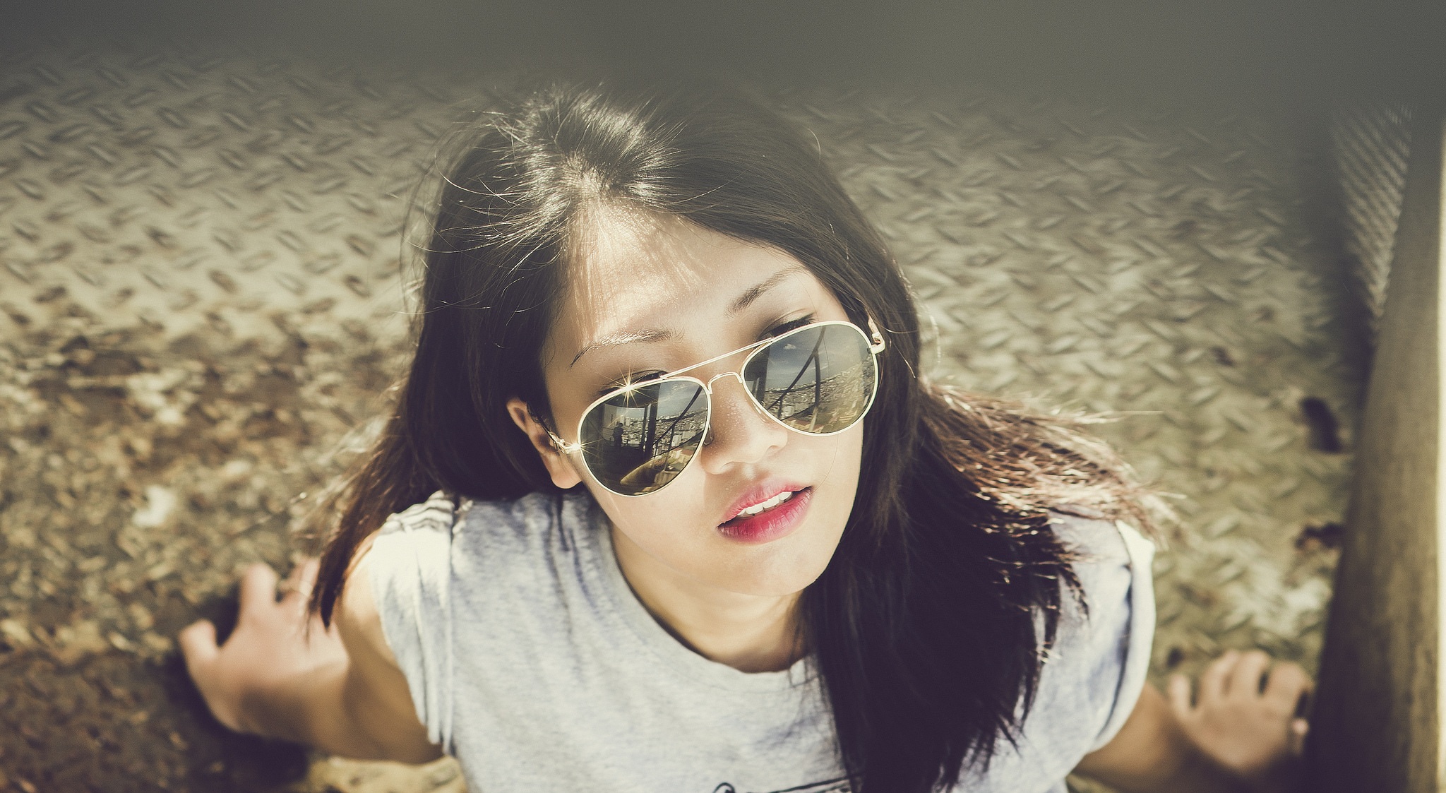 woman-model-sunlight-sunglasses-52739
